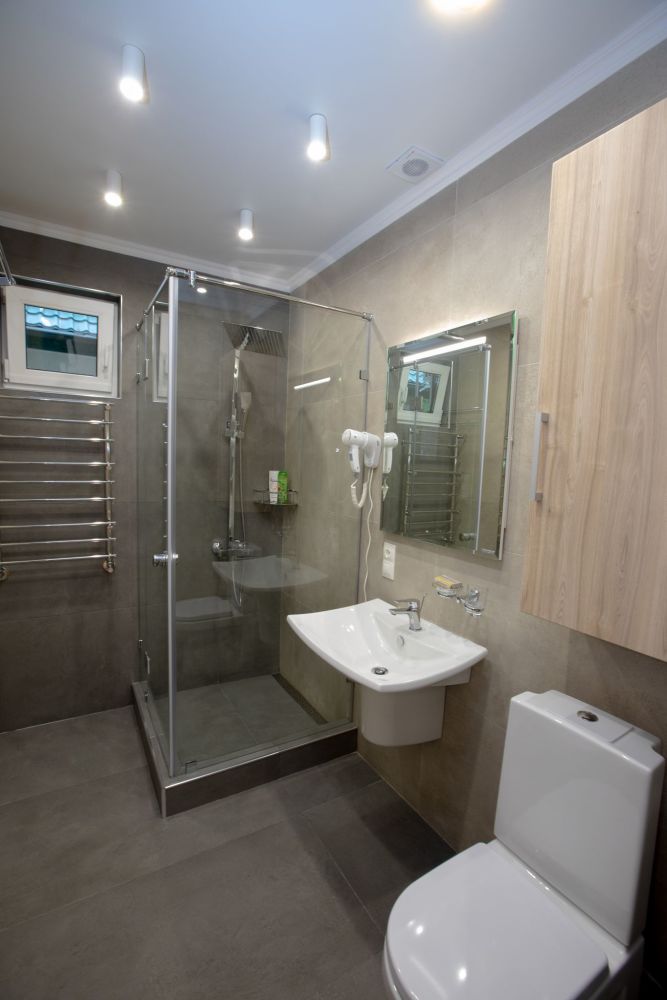 Вилла Арнест Кисловодск - коттедж Надежда, стандарт 1 категория, ванная комната