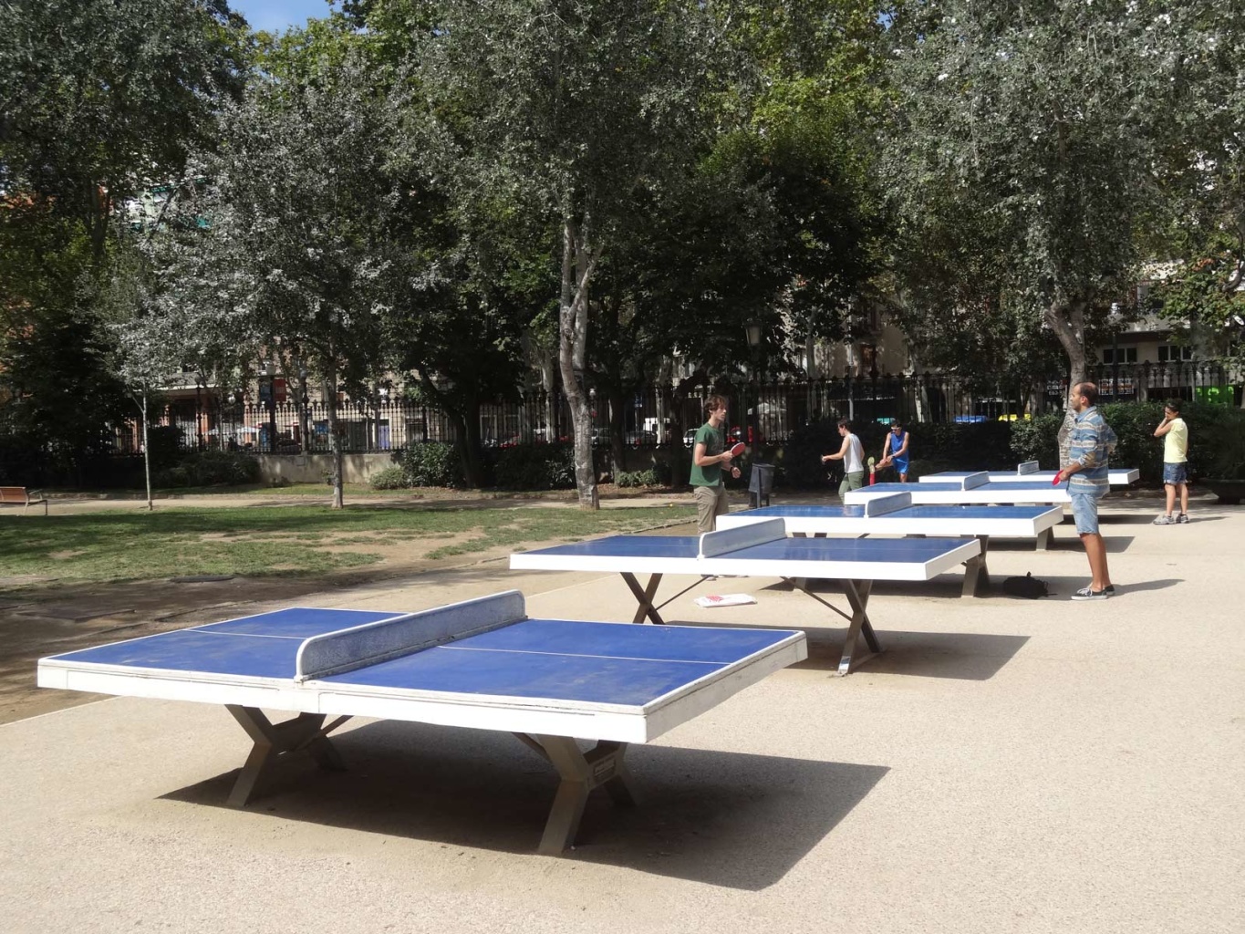 Теннисные столы в парке Горького