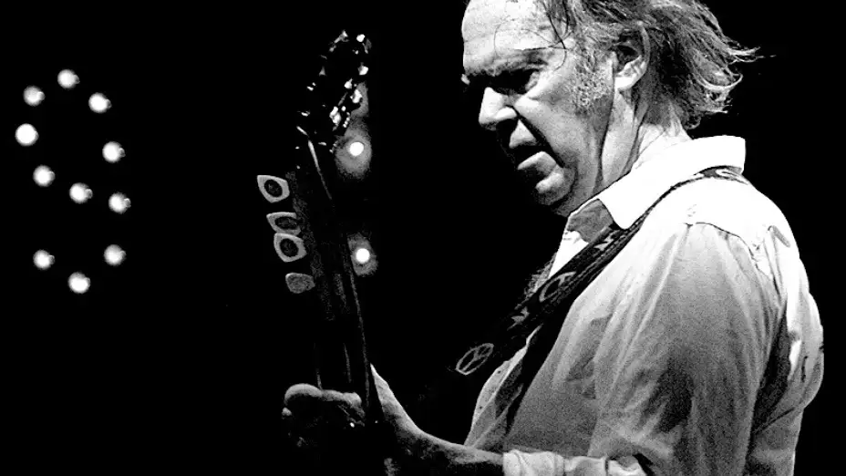 neil-young-and-the-chrome-hearts-tour