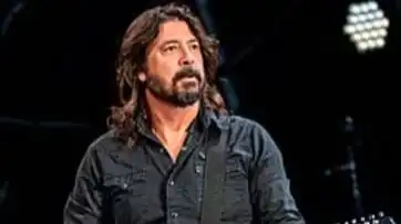thumbnail of Foo Fighters Take Cover Tour