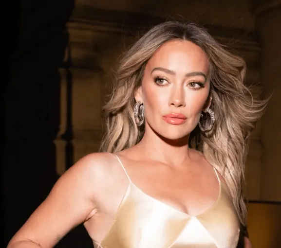 thumbnail of Hilary Duff 2026 Tour Dates & Tickets: Why the 'lucky me' Tour is More Than Just Nostalgia