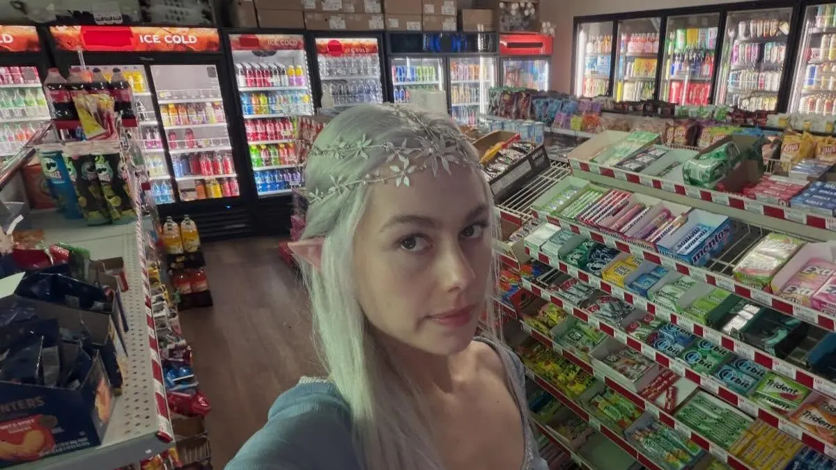 thumbnail of Phoebe Bridgers Tour 2026: The Lost Tour Dates, Tickets and Yondr Policy