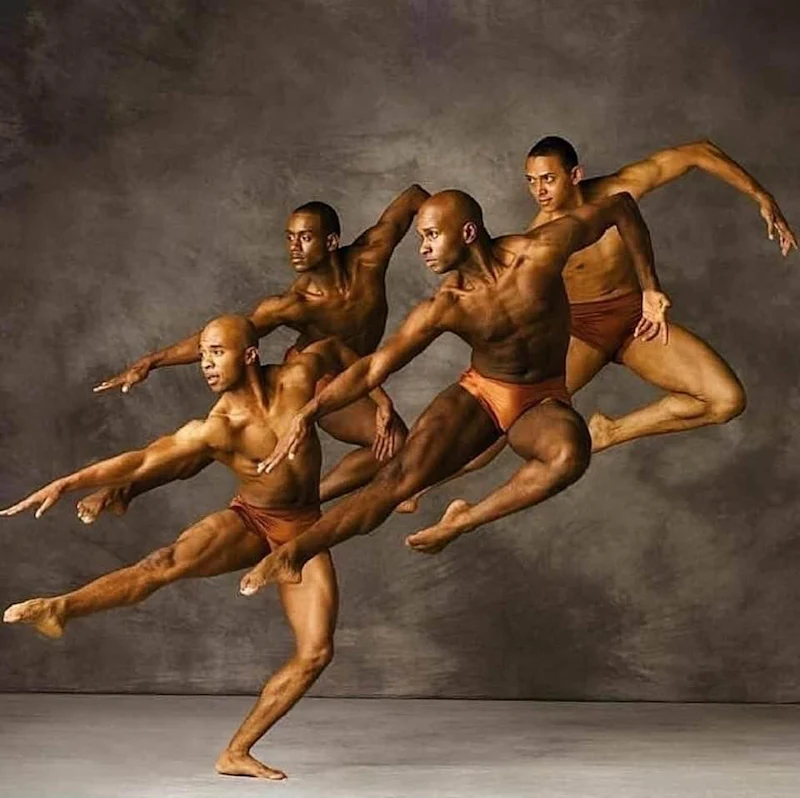 4 dancers