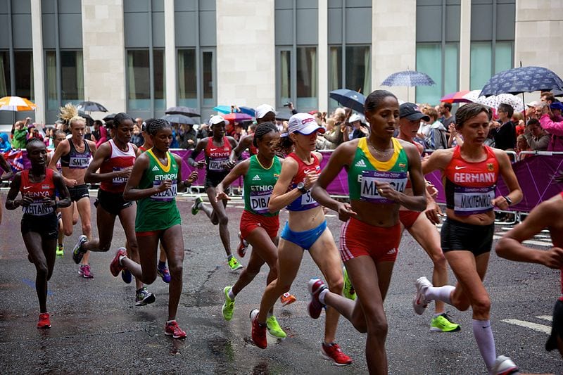 800px-Women's_Marathon_London_2012_006