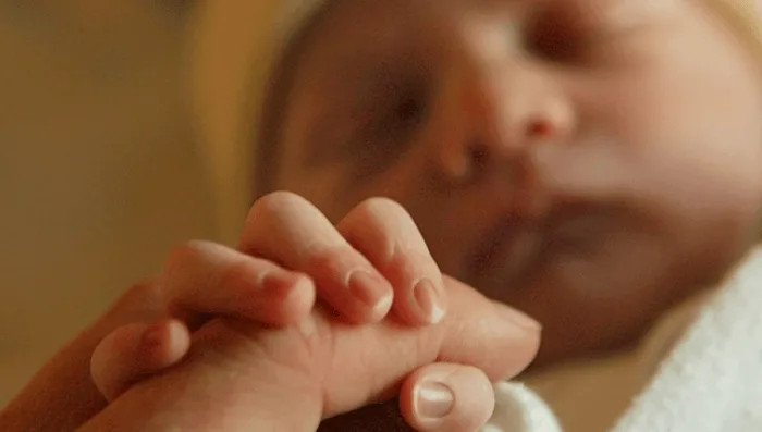 Le sens du toucher des bébés