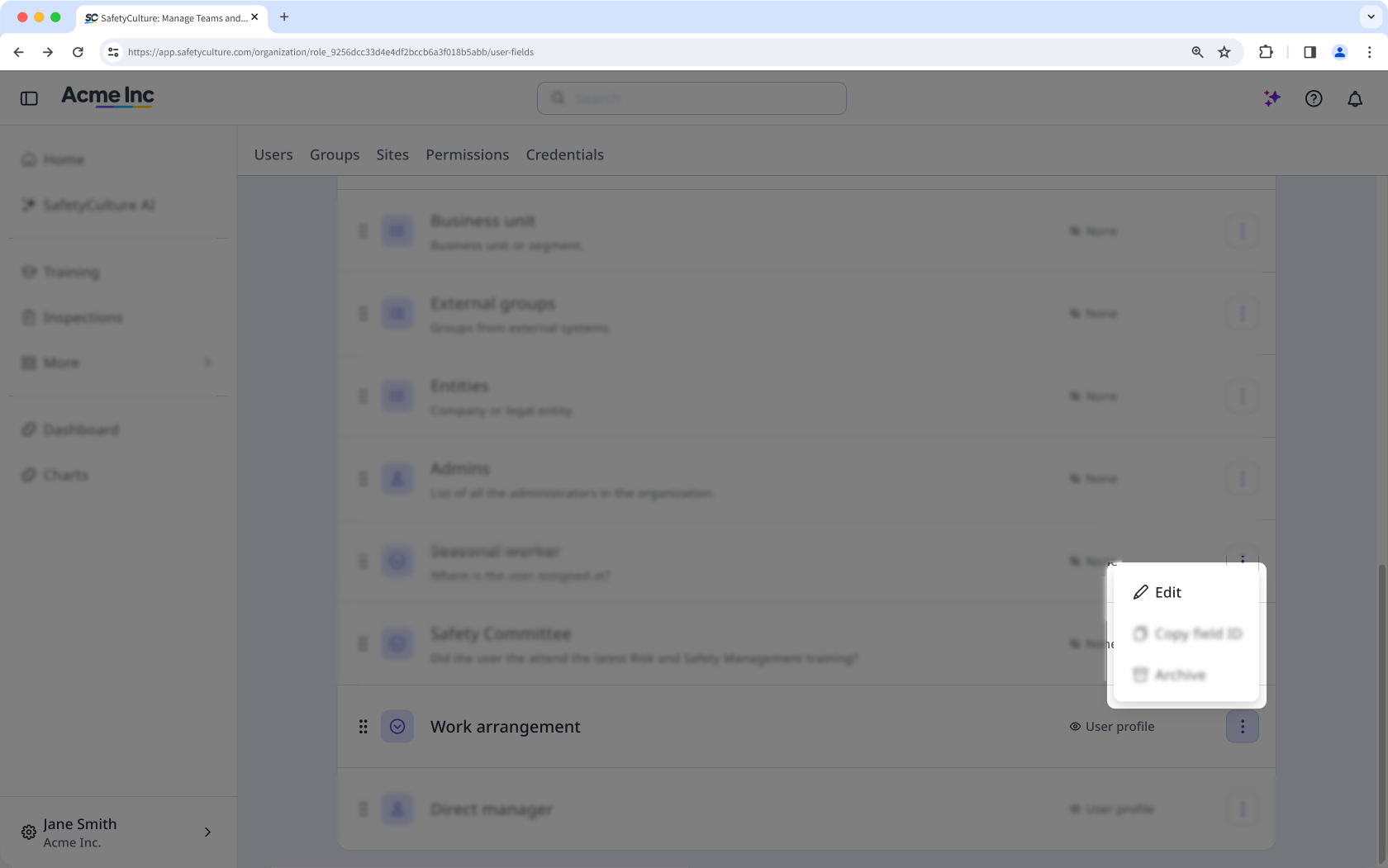Bearbeiten Sie ein Nutzerfeld über die Web-App.