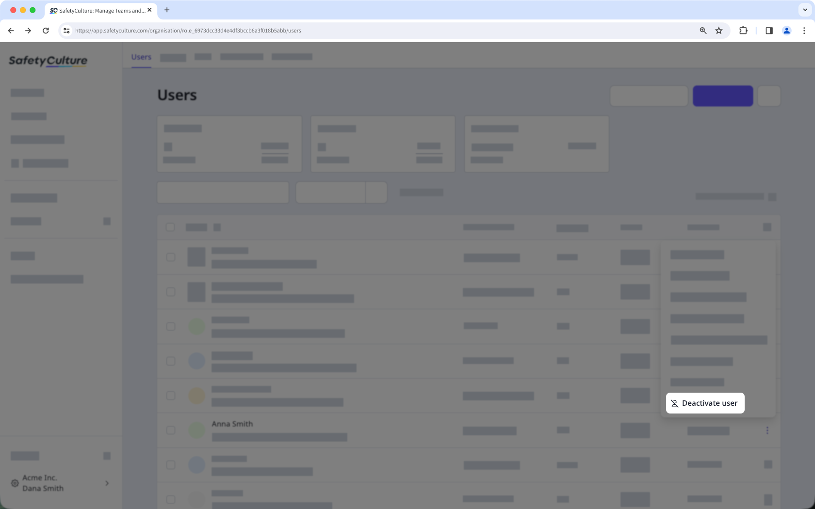 Desactivar un usuario mediante la aplicación web.