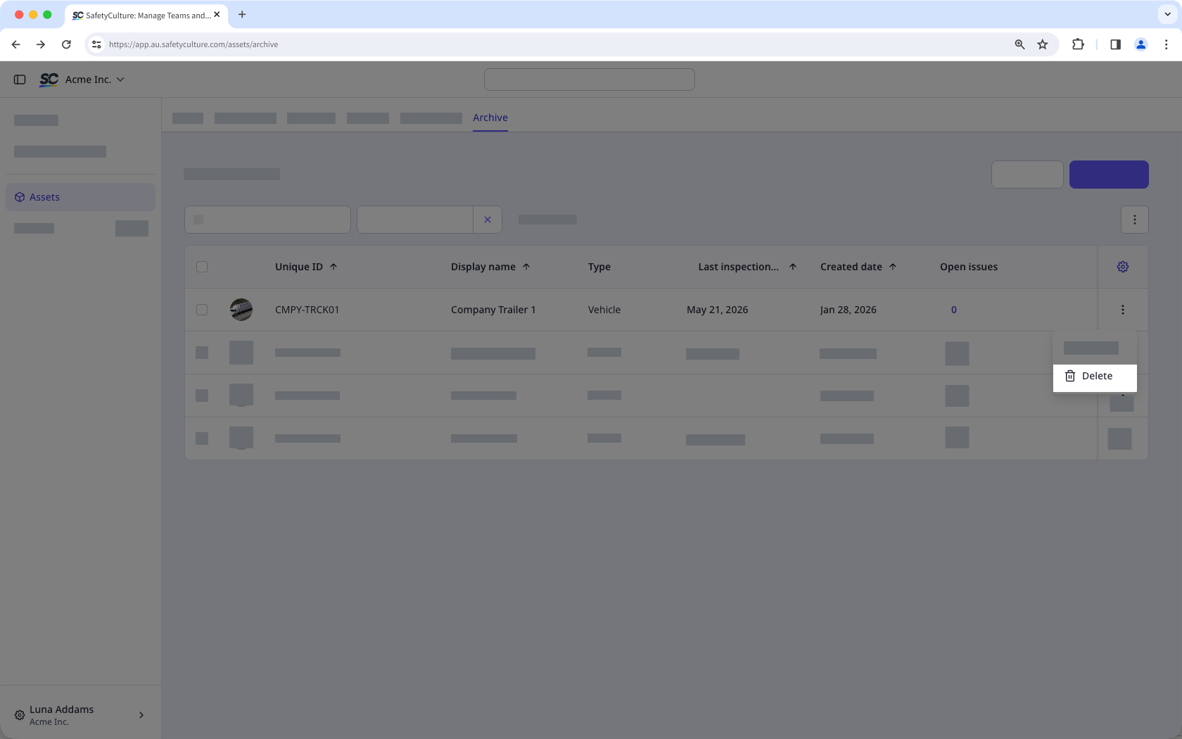 L'onglet Archiver avec l'option Supprimer ouverte dans le menu à trois points pour un actif.