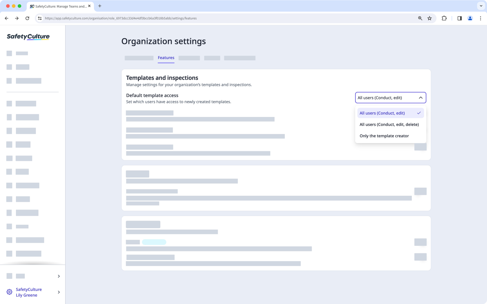 Gérer l'accès aux modèles par défaut via l'application Web.