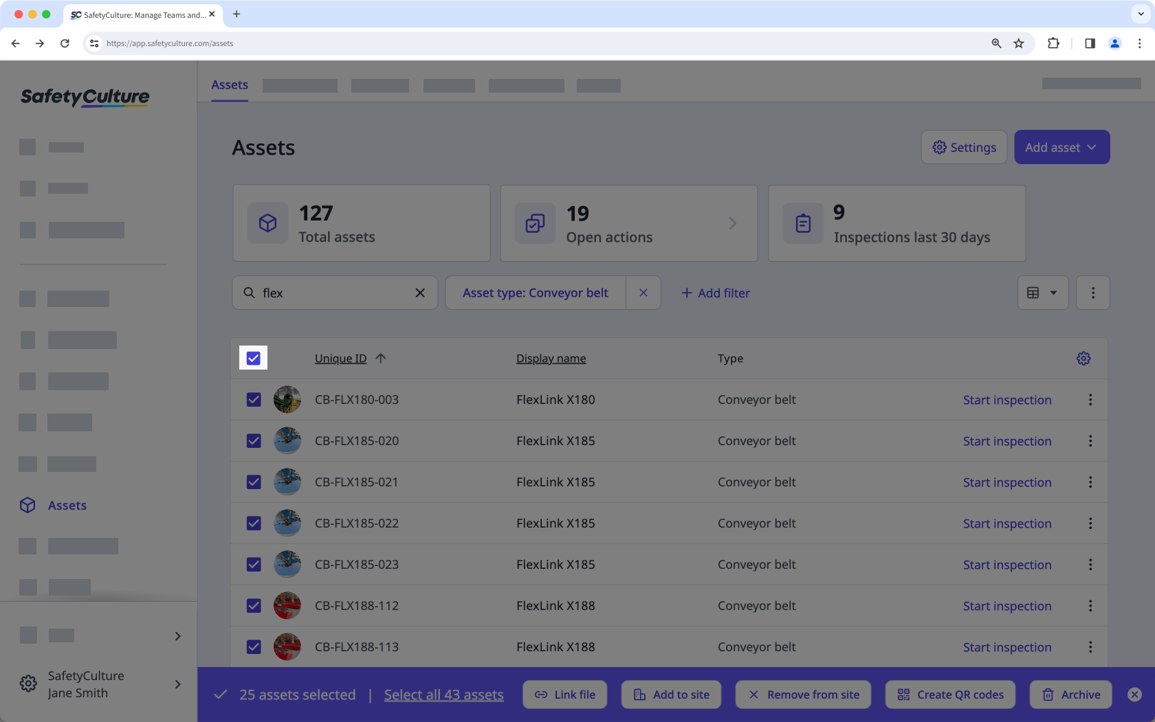 Wählen Sie alle Assets aus, die über die Web-App in der Asset-Liste sichtbar sind.