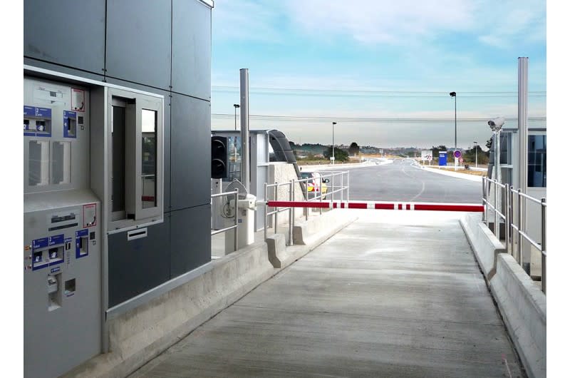 Barri re Levante Automatique De P age Avec Lisse Lat rale Jusqu 3 5 M barri-re-levante-automatique-de-p-age-avec-lisse-lat-rale-jusqu-3-5-m