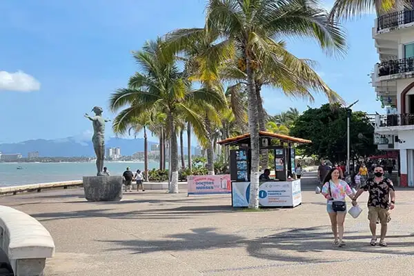 The malecon stretches for miles along Puerto Vallarta’s waterfront. It starts in Centro and passes through the Zona Romantica to the south.