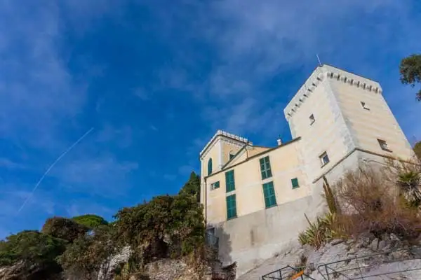 Canevaro Castle has been in possession of the Canevaro family since the mid-19th century and suffered damage from bombing campaigns in World War II.