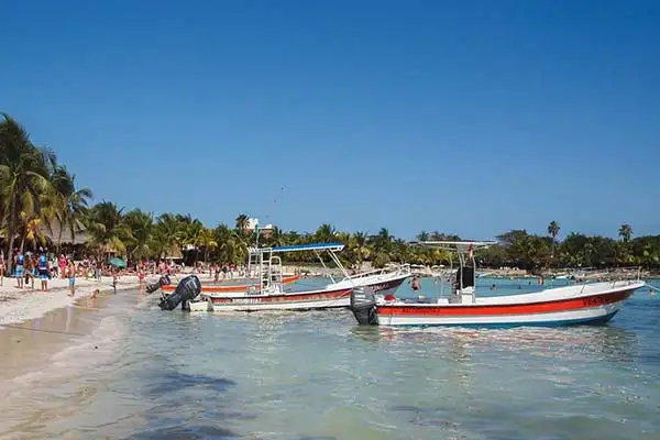 The expat community in Akumal is welcoming and thriving.