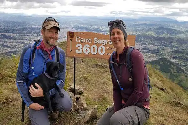 Sally and Fiona on Pico de Pescado mountain trail in Cuenca. ©Fiona Mitchell