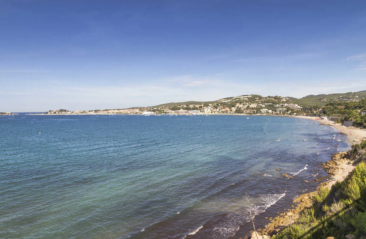 Sanary-sur-Mer mixes harbor charm with golden sand and Riviera calm.