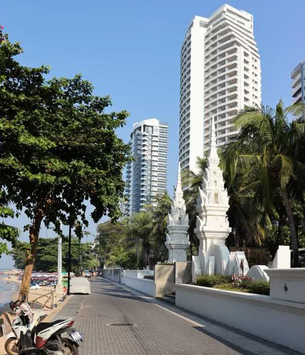 Sea-view living at Jomtien Beach condos in Pattaya.