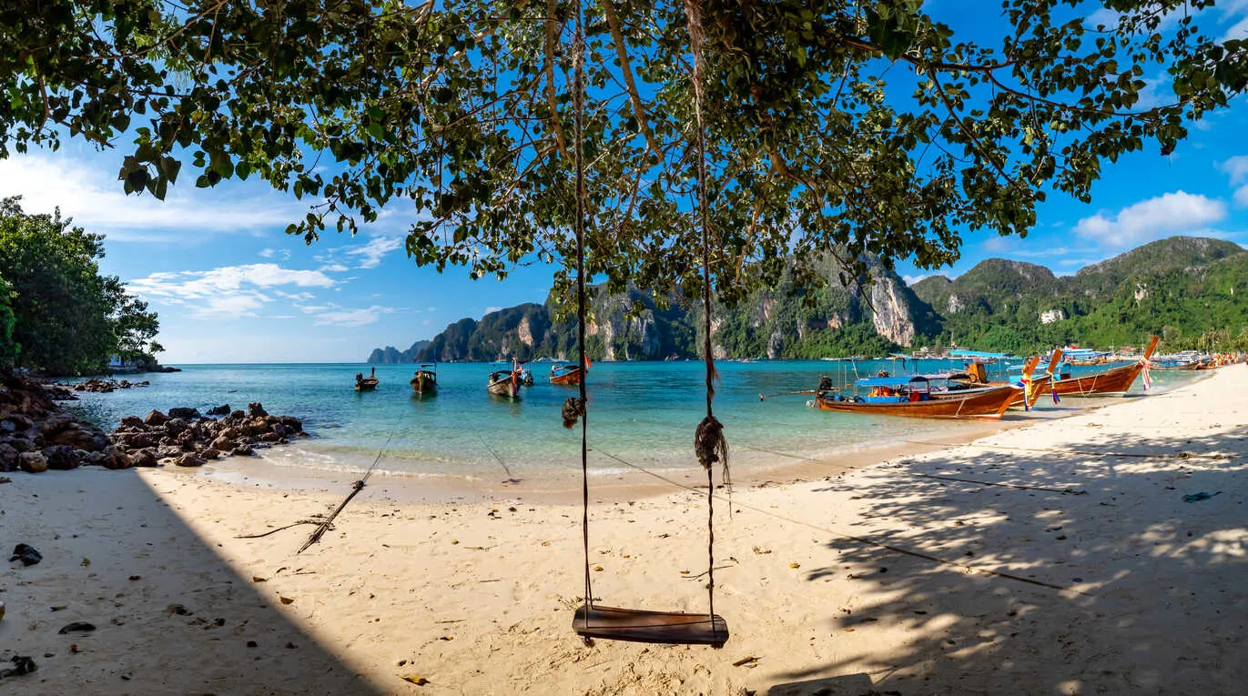 Explore Thailand’s warm smiles, rich culture, and affordable retirement options.