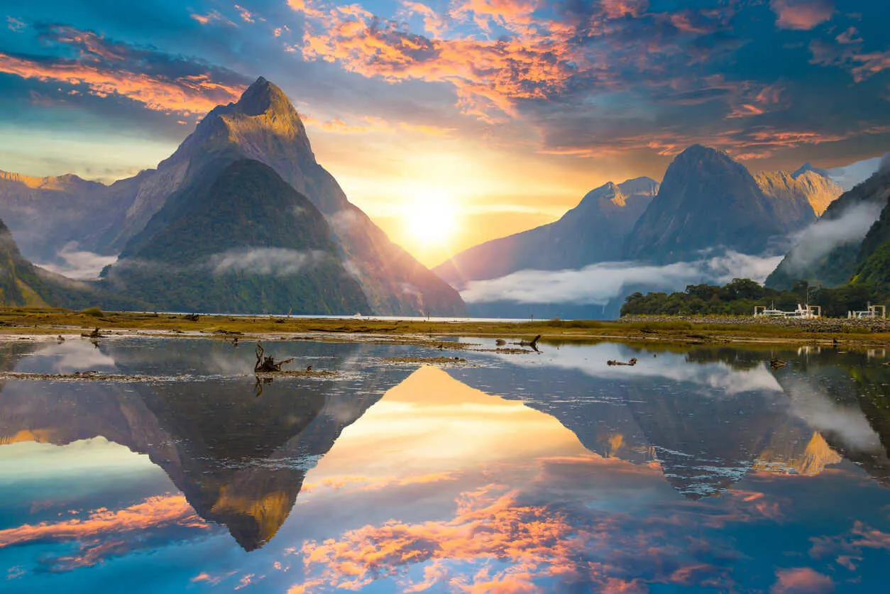 Milford Sound: A breathtaking fjord in New Zealand's Fiordland National Park.