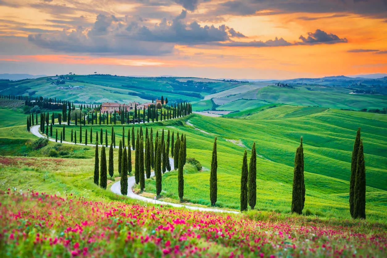 Retire in Italy with its rich culture, stunning landscapes, and a visa that offers easy access to the heart of Europe.