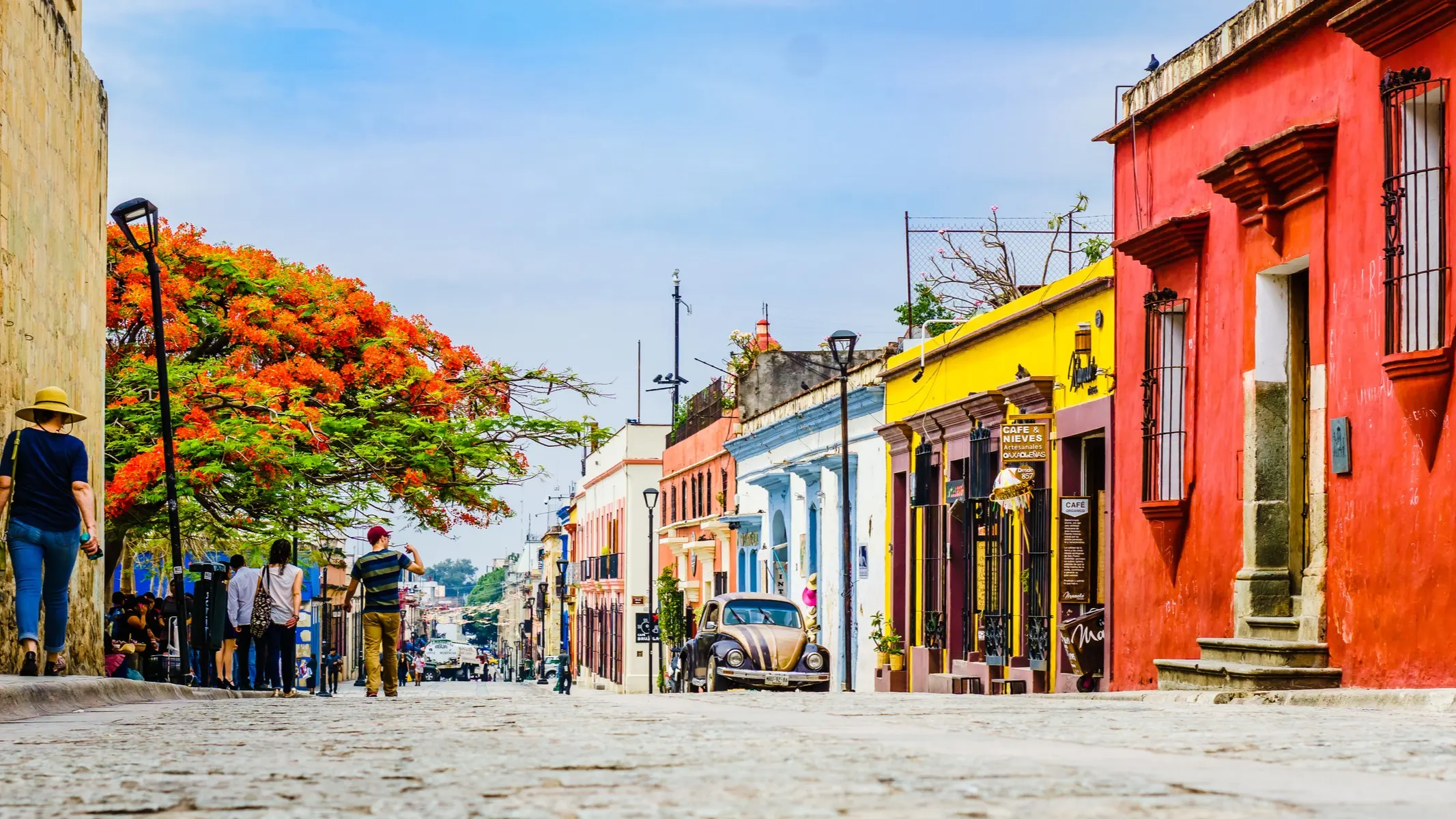 ©iStock/StreetFlash