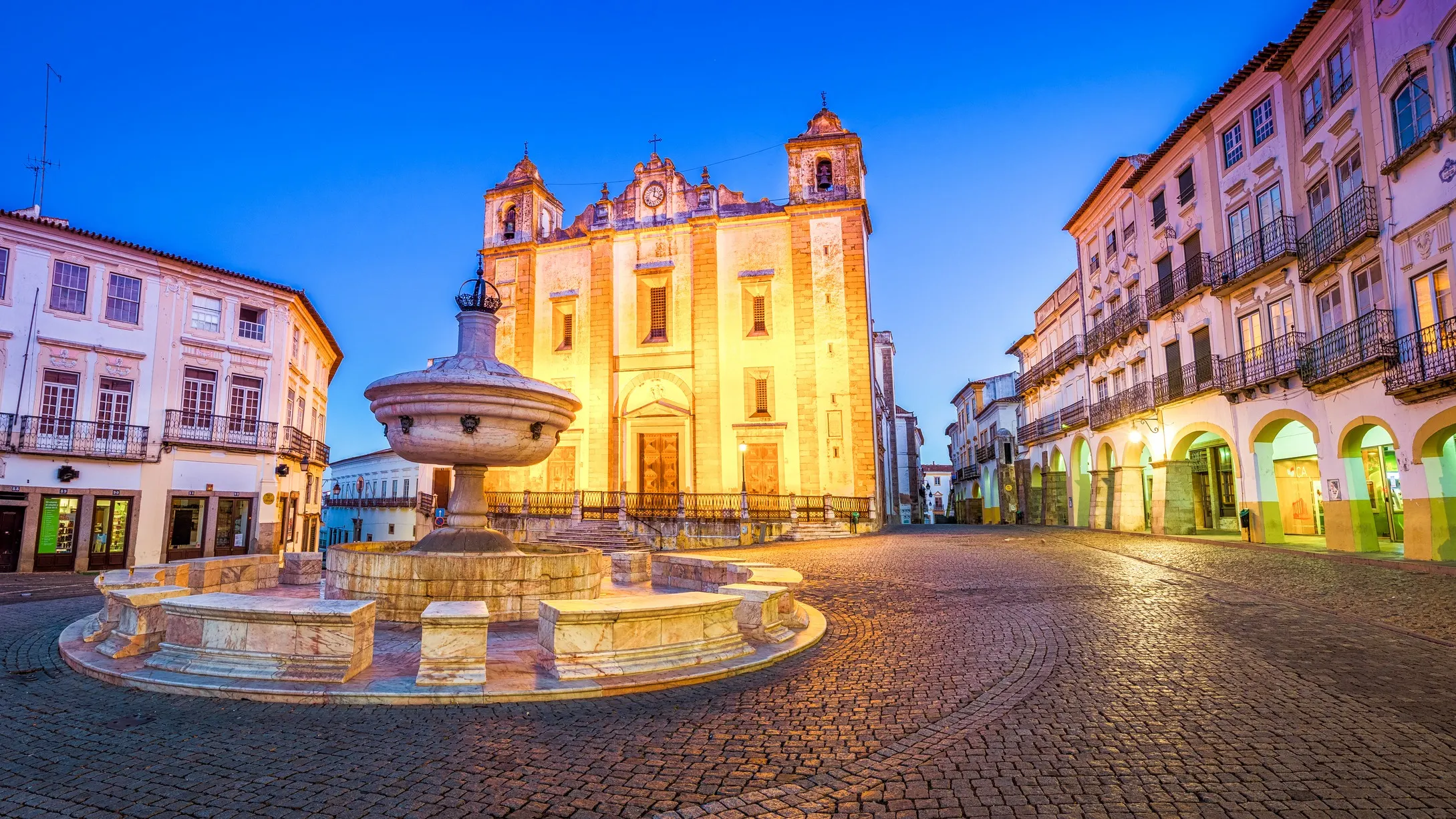 ©iStock/LucVi