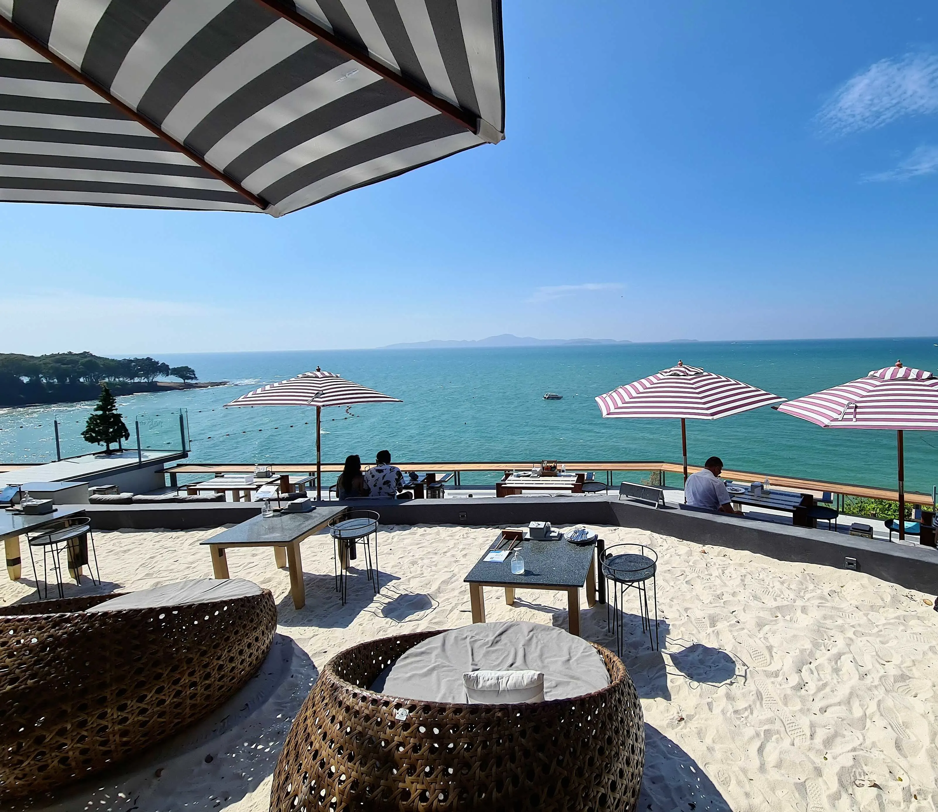 Sunset over Koh Larn from Sky Gallery—an unforgettable Pratumnak Hill moment.