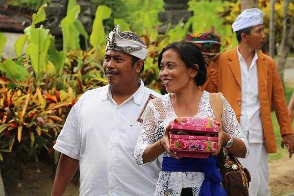 Balinese Wear Traditional Clothes