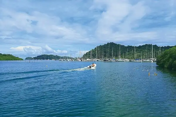 Homeward bound to Linton Bay marina—a choice spot to relax for a year...or a decade. ©Jessica Ramesch