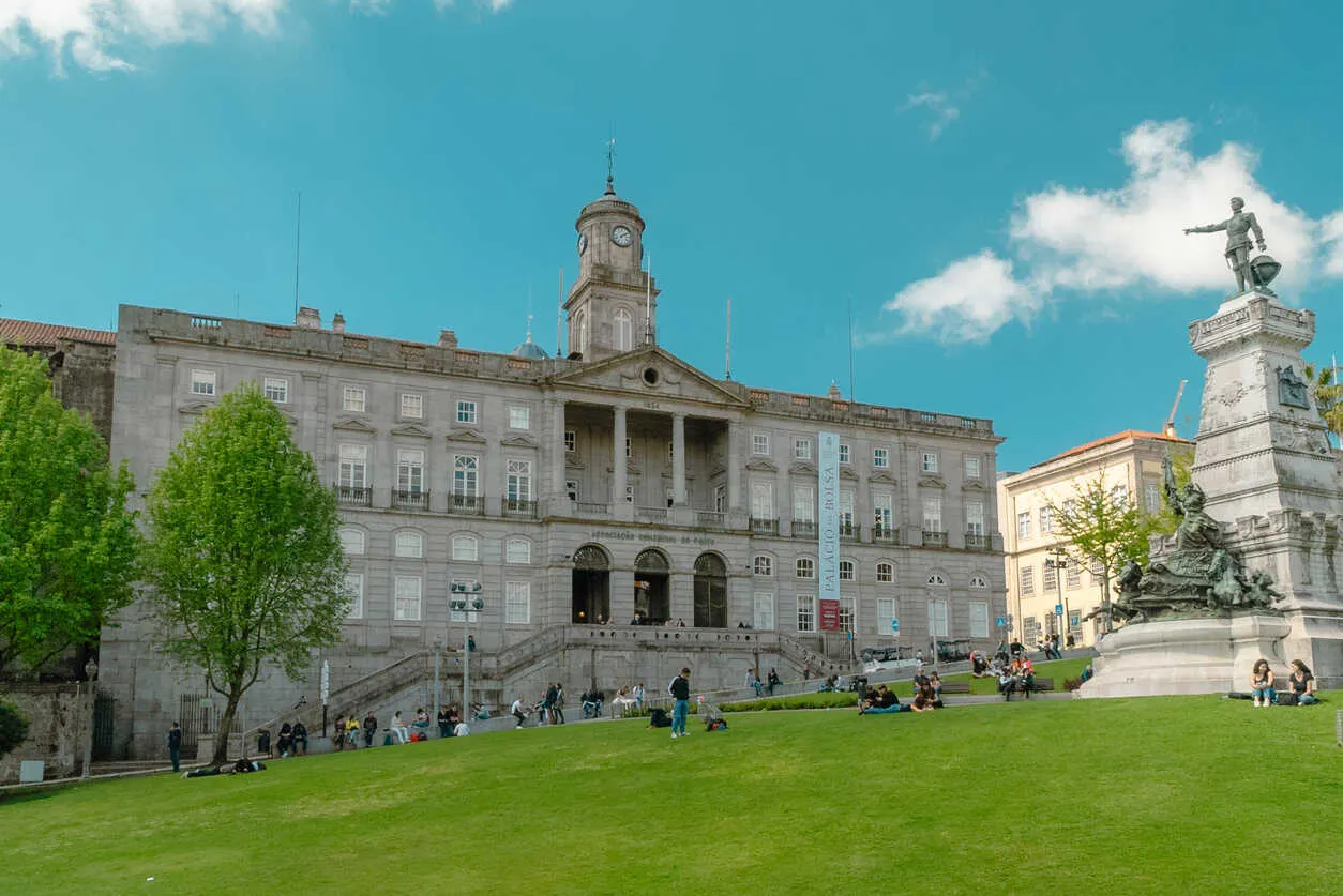 Bolsa Palace was built in the 19th century by the city's Commercial Association.