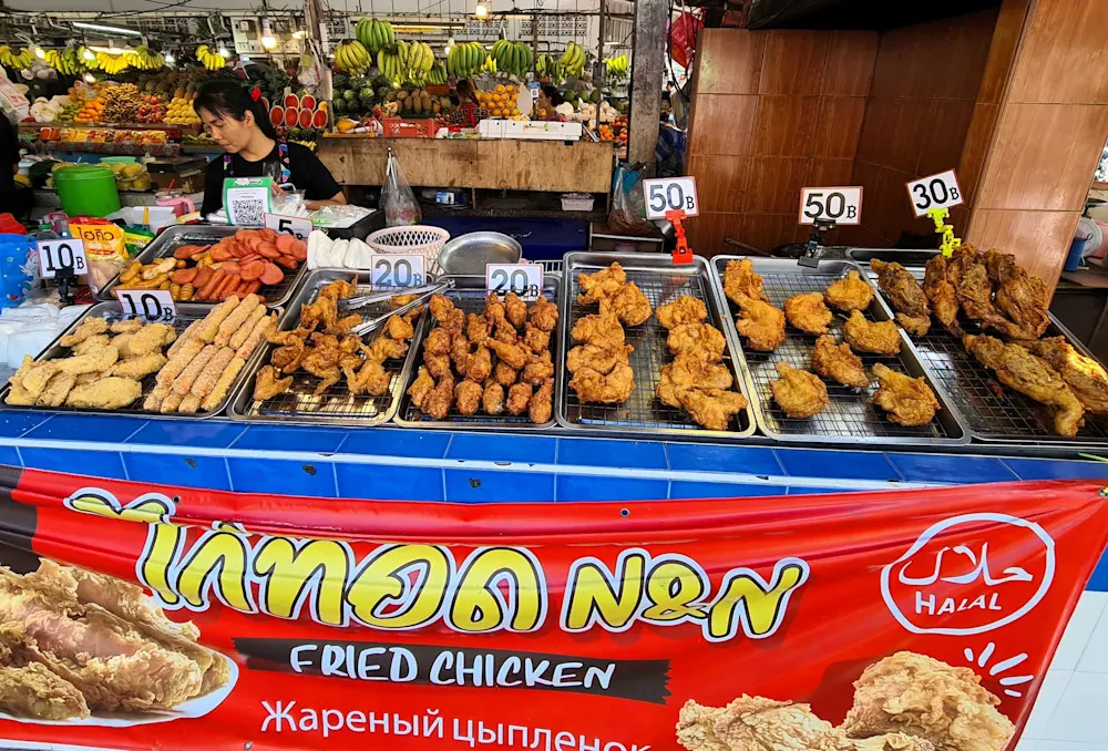 Hat Yai fried chicken: Crispy, flavorful, and a southern Thai favorite.