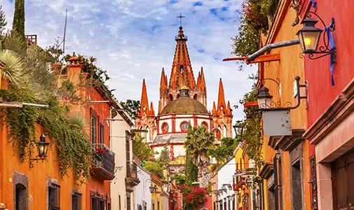 The Best Expat Communities to Live in Mexico as a U.S. Citizen in 2023