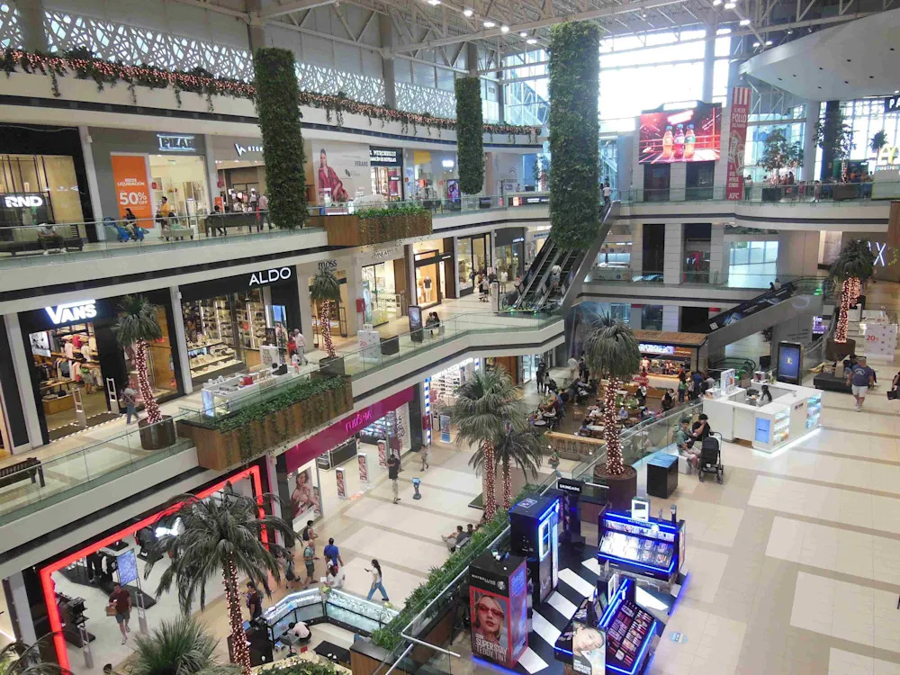 Paseo La Galería combines shopping, dining, offices, and residences in one striking complex.