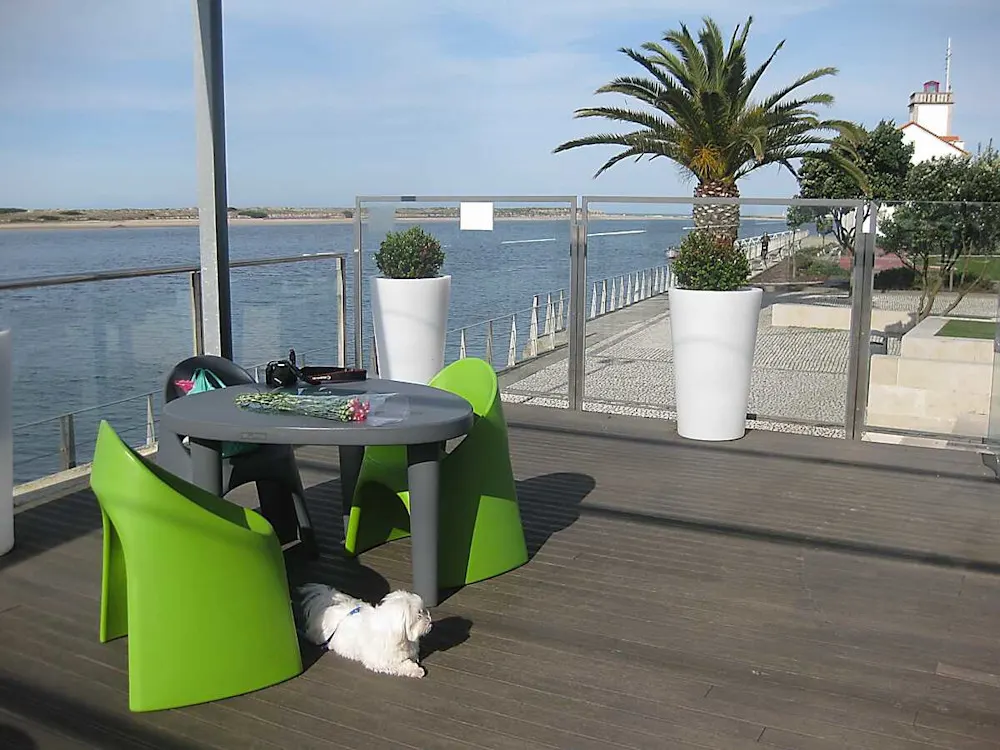 Esposende’s cafés offer ocean views and coffee for a fraction of city prices.