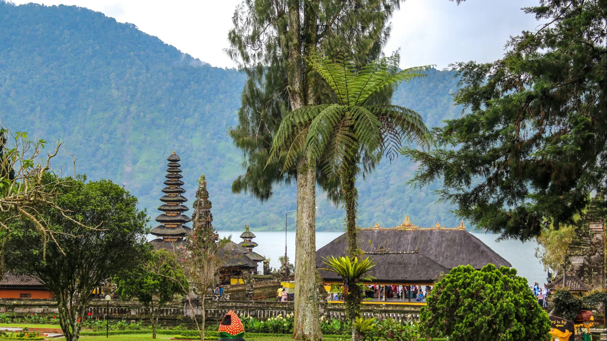 Pura Ulun Danu Bratan Temple , Bratan Lake, Bali, Indonesia
