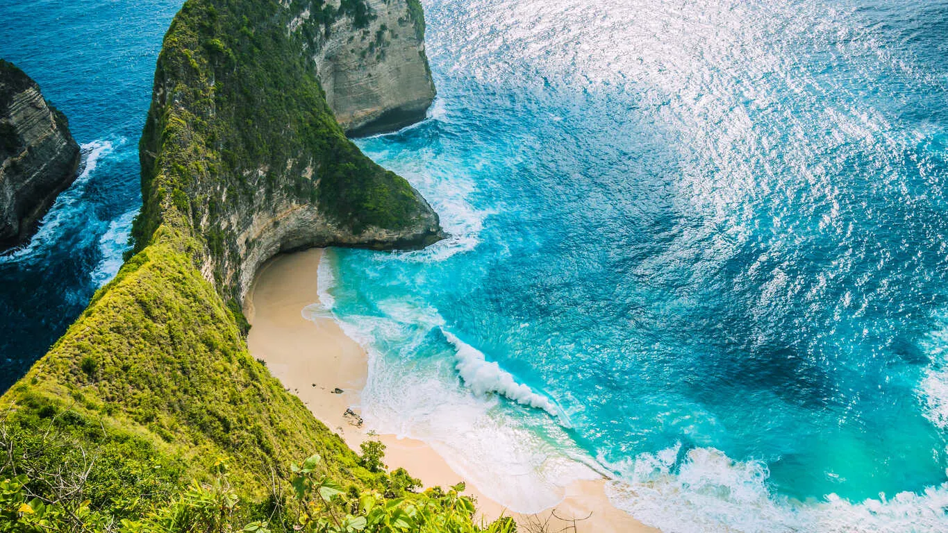 Dramatic cliffs and crystal-clear waters make Nusa Penida a paradise for thrill-seekers.