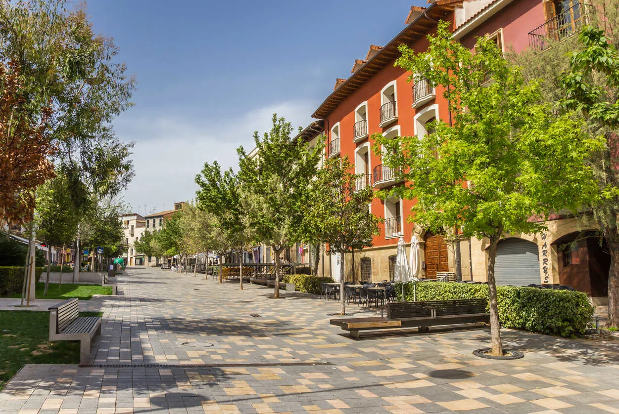 Tudela, rich in history and Mudejar architecture, offers vibrant streets filled with lively bars and restaurants.