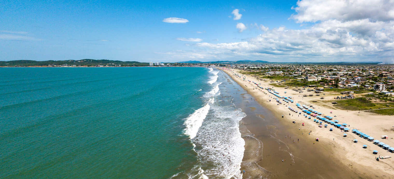 Best Beach Towns in Ecuador for Expats in 2026