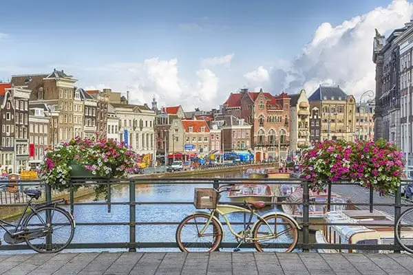 ©iStock/tunart