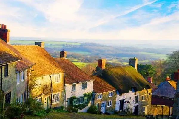 A view of aptly-named Gold Hill in Shaftesbury. ©iStock/Stellalevi