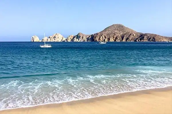 Los Cabos sits on a peninsula with the mighty Pacific Ocean on one side and the beautifully calm Sea of Cortez on the other. ©Jason Holland/International Living
