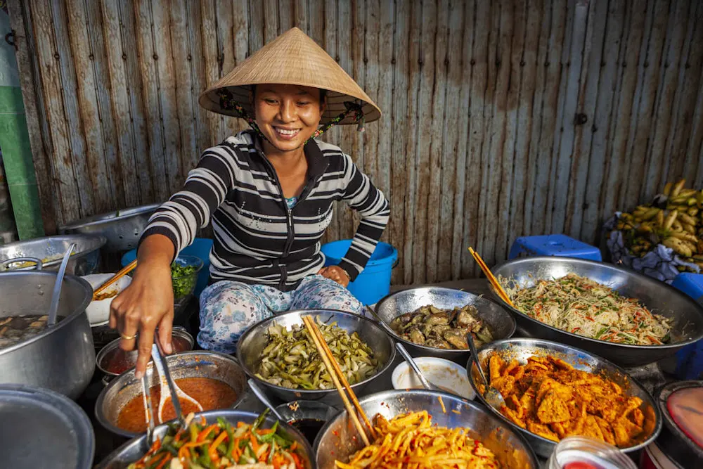 Street food, beaches, and low costs in Vietnam.