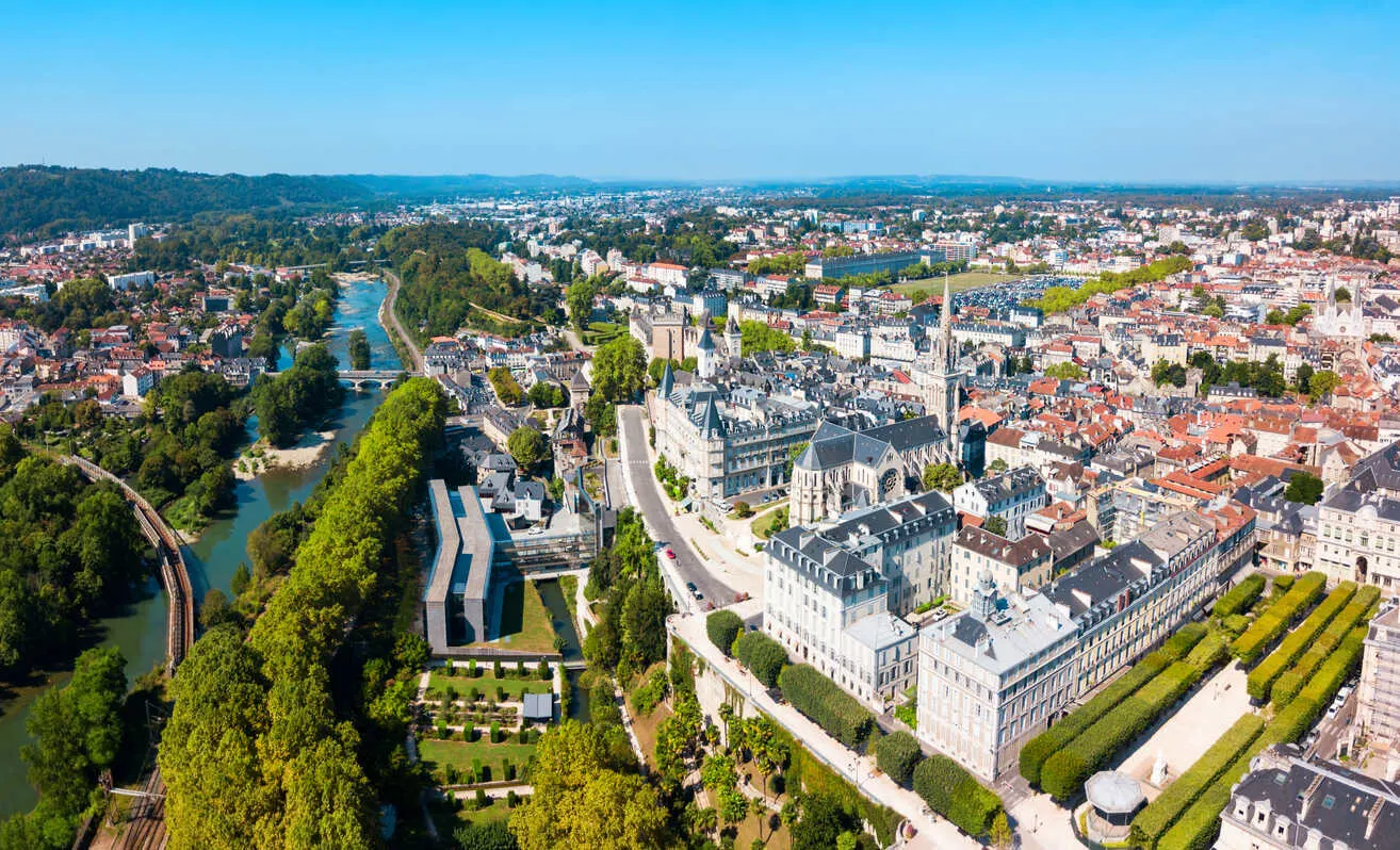Discover the joys of outdoor living along the Gave de Pau river.