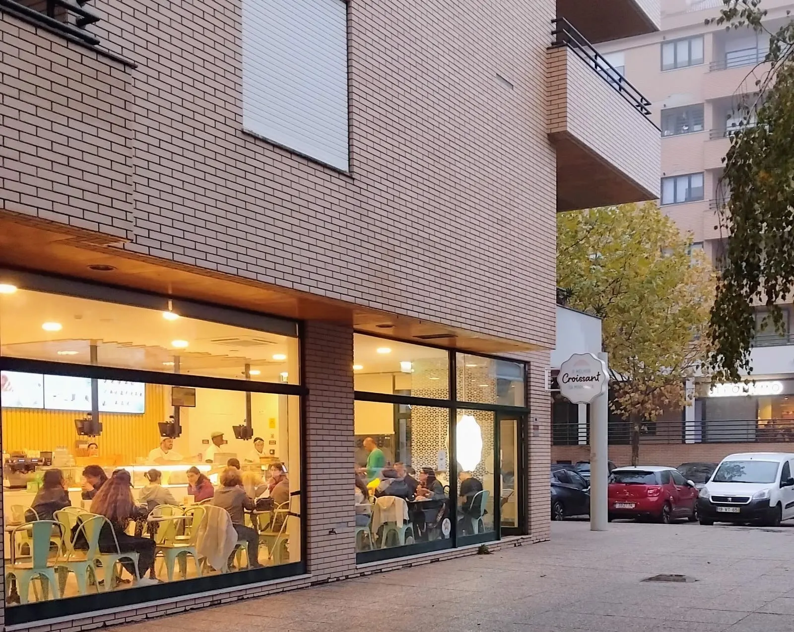 Home to Porto’s main university and hospital, Paranhos offers convenience and affordability north of the center.