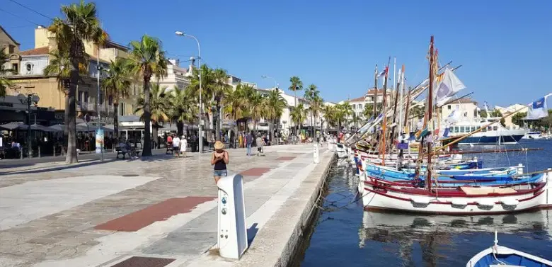 Strolling the port is a popular activity in Sanary-sur-Mer.