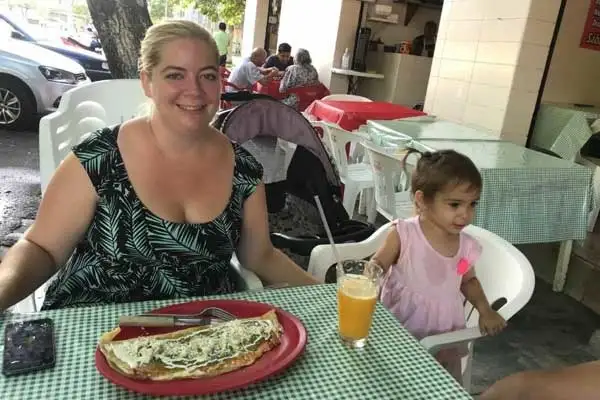 Eating at the Zaragoza market in the Port of Veracruz. ©Sara Tyler