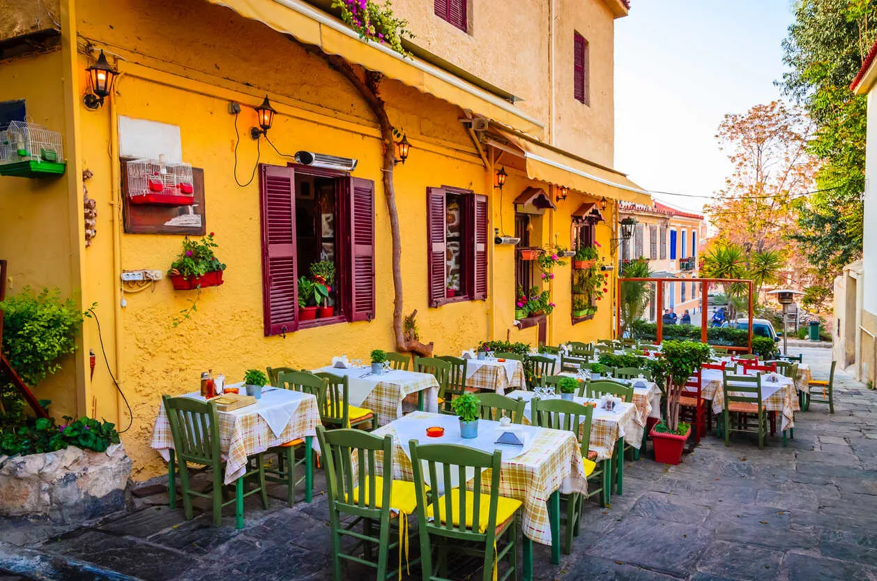 A taverna lunch means good wine, great company, and hours of conversation.