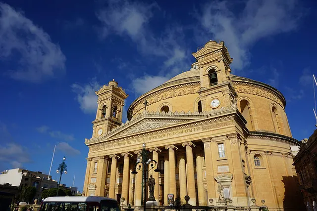 7-Rotunda-church-Mosta-Malta.jpg