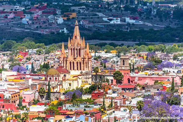 Warren and Tuli set up home in colorful San Miguel de Allende, Mexico.