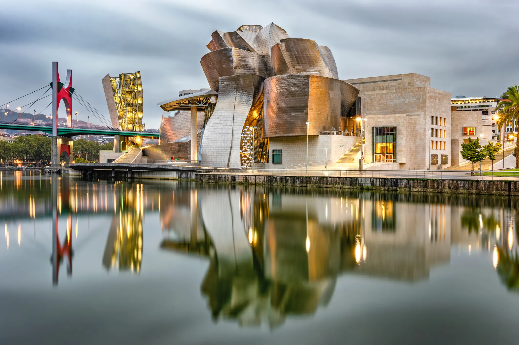 Picasso’s paintings inspired the snazzy architecture of the Bilbao Guggenheim museum. 